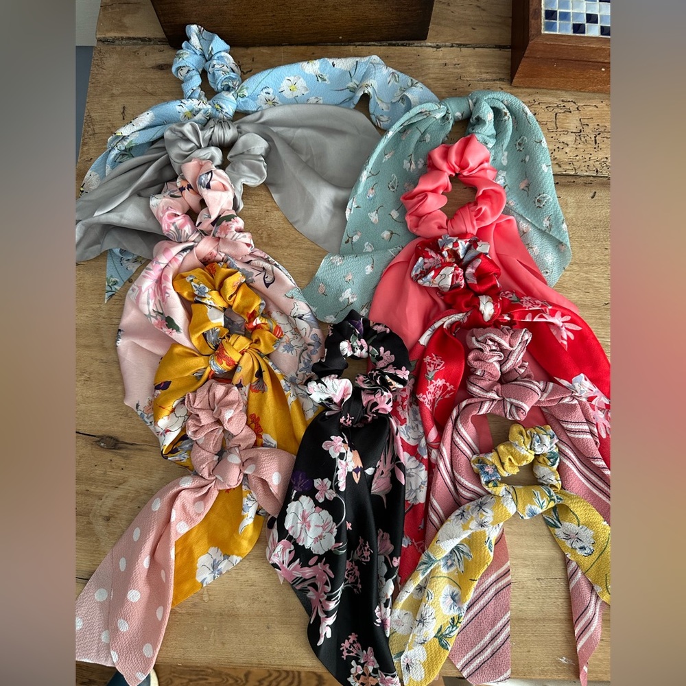 12 scrunchie style scarves